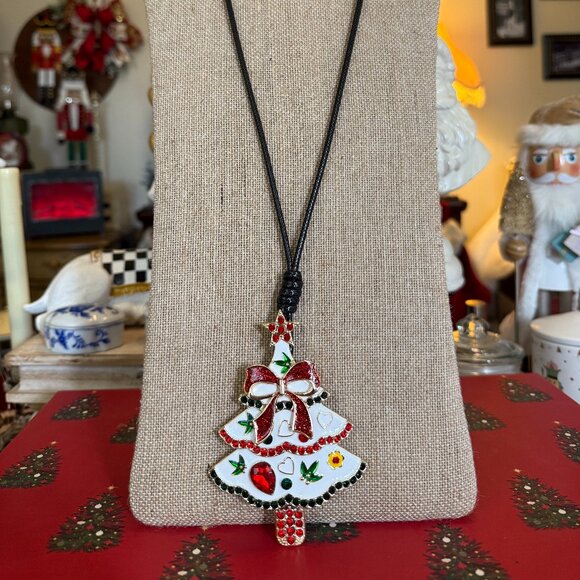Jewelry - Christmas tree pendant necklace on a black cord